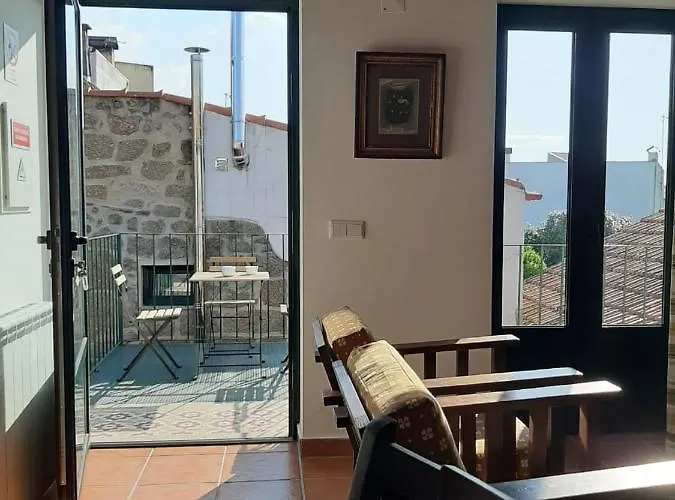 Charming In Historic Building In Serra Da Estrela National Park Vinho (Guarda)